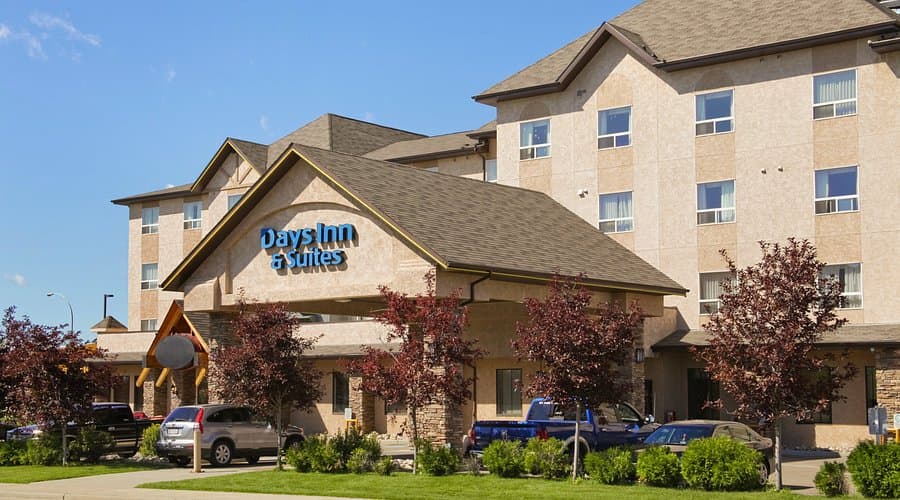 Days Inn & Suites by Wyndham West Edmonton